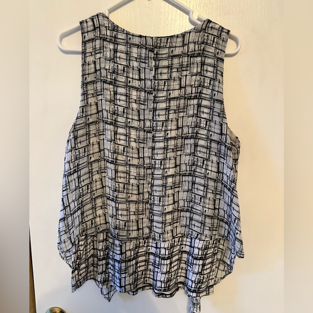 WHBM White V-Neck Tank with Black Printed Designs - Size M - Picture 3 of 4